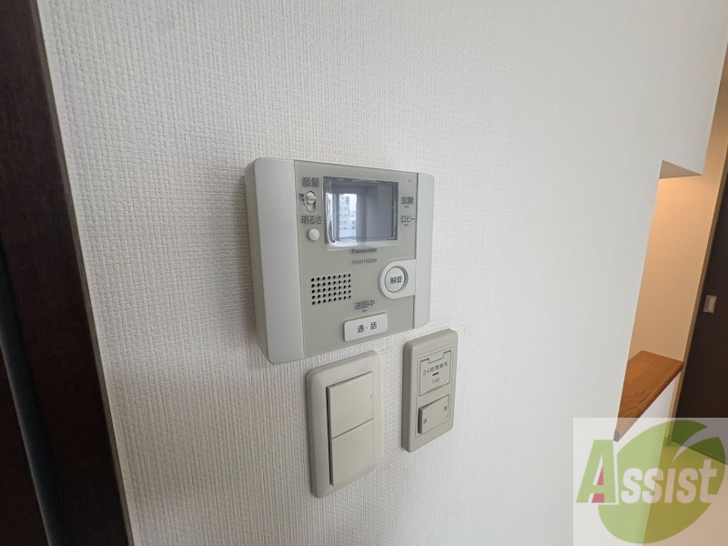 その他設備　ＴＶモニター付インターホンです。来客者の顔が見えるので安心！