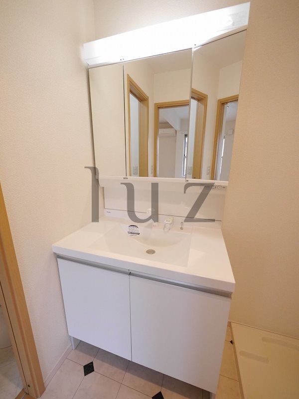 洗面設備　人気の独立洗面台です！