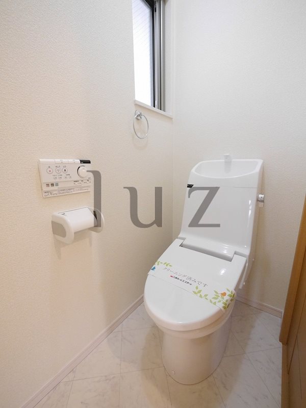 トイレ　温水洗浄便座完備