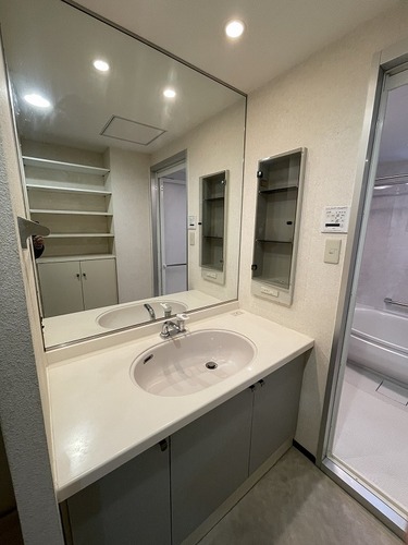 洗面設備　洗面台　清掃前