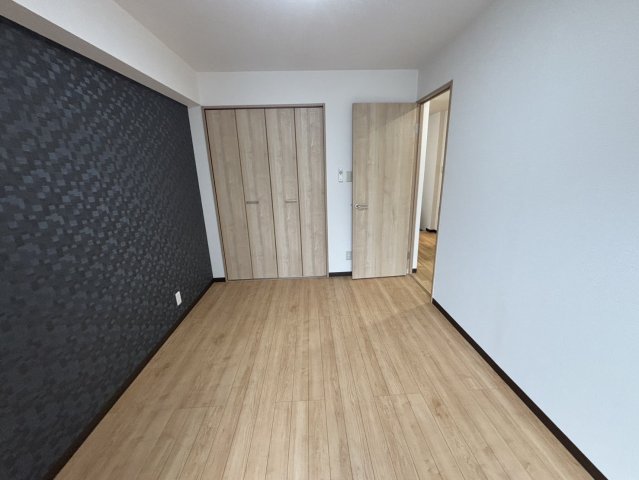 居室・リビング　同マンションの別のお部屋の写真です。
