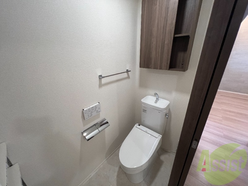 トイレ　温水洗浄暖房便座になっております。ウォシュレット機能付き★