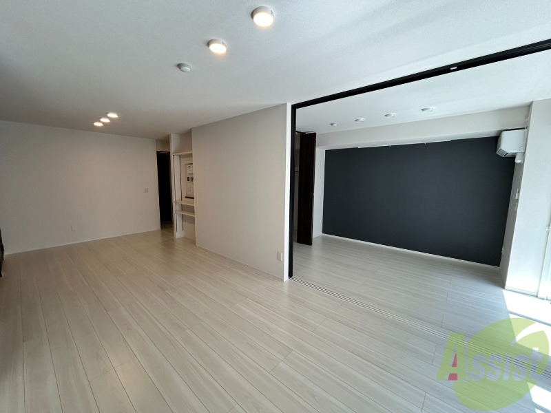 居室・リビング　１２．１帖のＬＤＫです。広々として気品があります。