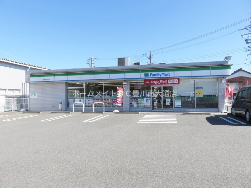 コンビニ　ファミリーマート豊橋西口町店（コンビニ）まで357m