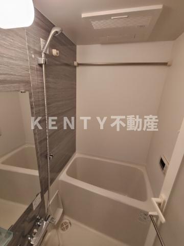 バス・シャワールーム　落ち着いた空間のお風呂です