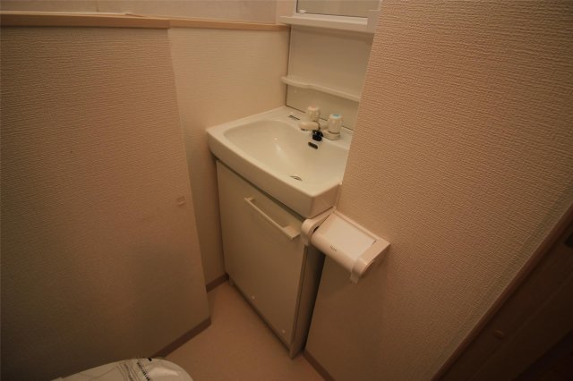 洗面設備　コンパクトで使いやすい洗面所