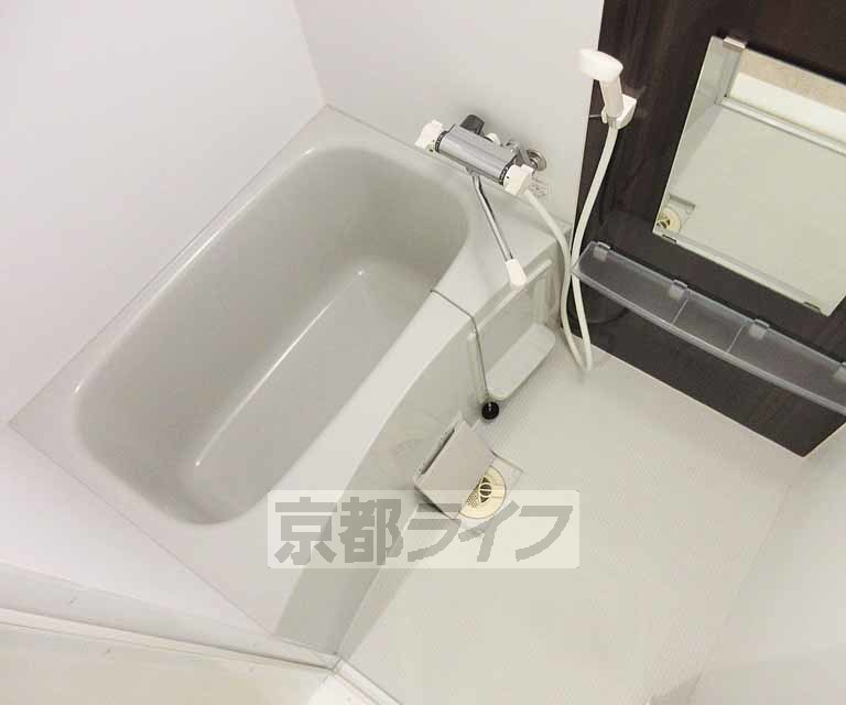 バス・シャワールーム　カラーパネルがおしゃれですね！