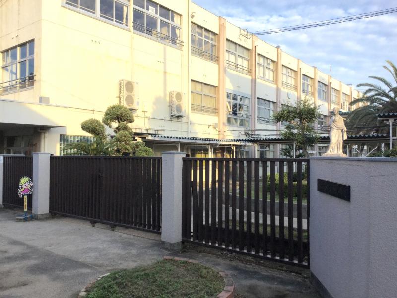 小学校　新堂小学校（小学校）まで1066m