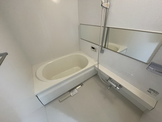 バス・シャワールーム　※別部屋の写真です
