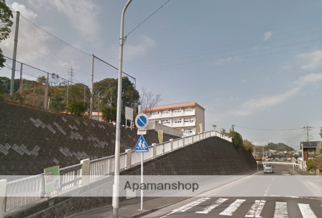 小学校　向陽小学校（小学校）まで3160m