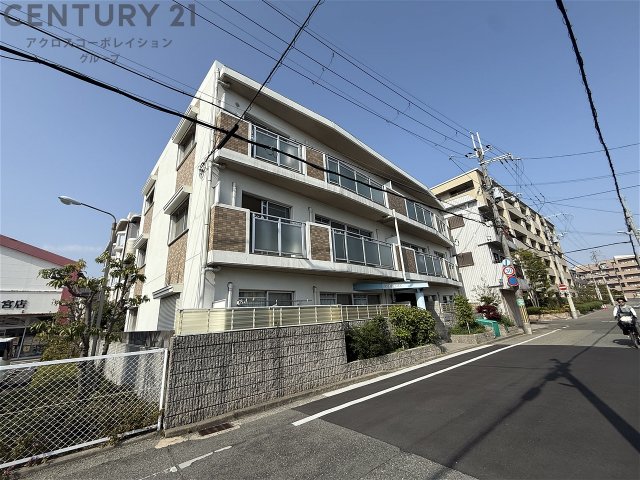 建物外観　モニター付きオートロック付きで安心♪