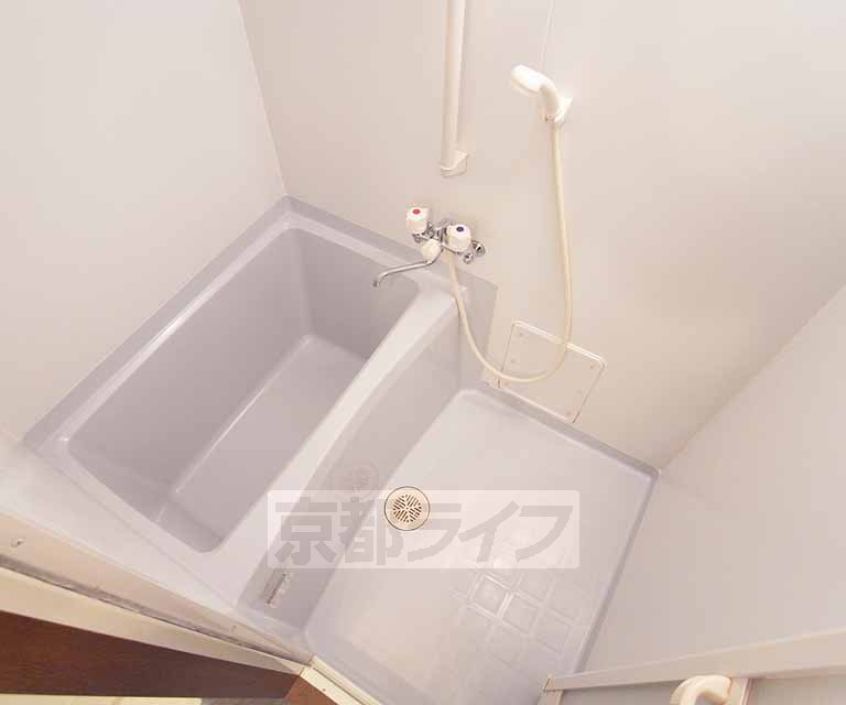 バス・シャワールーム　お風呂トイレ別のセパレートタイプです！