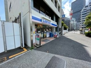 コンビニ　ローソン芝公園駅前店（コンビニ）まで290m