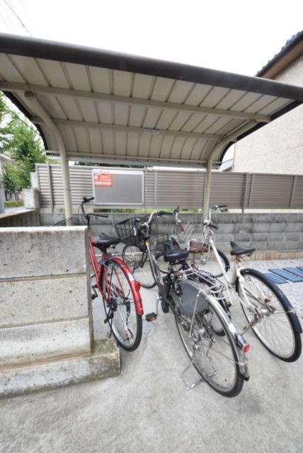 駐車場　★屋根付き駐輪場★