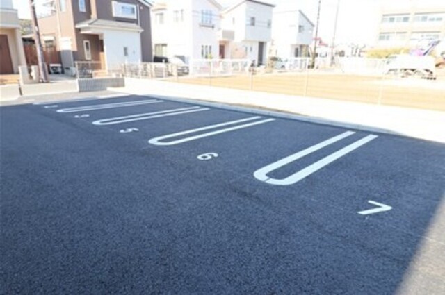 駐車場　駐車場