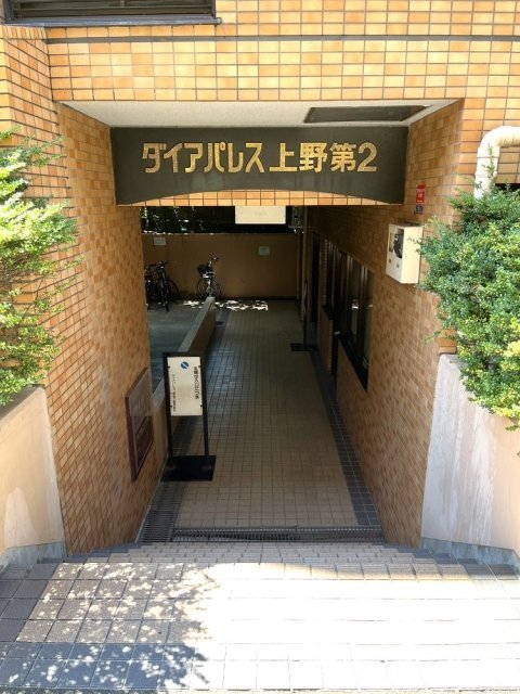 エントランス　エントランス部分