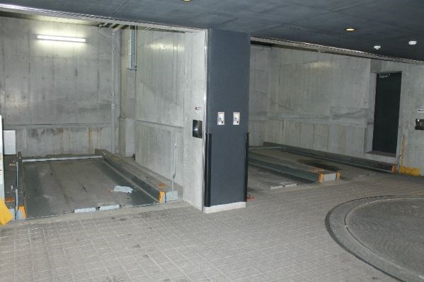 駐車場　見学予約受付中！