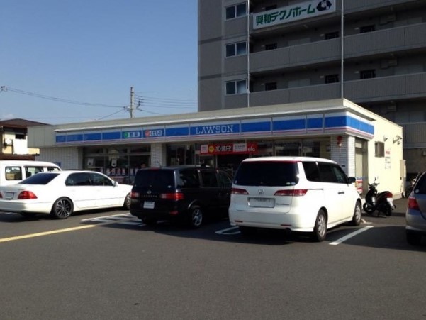 コンビニ　ローソン草津南笠東三丁目店（コンビニ）まで236m