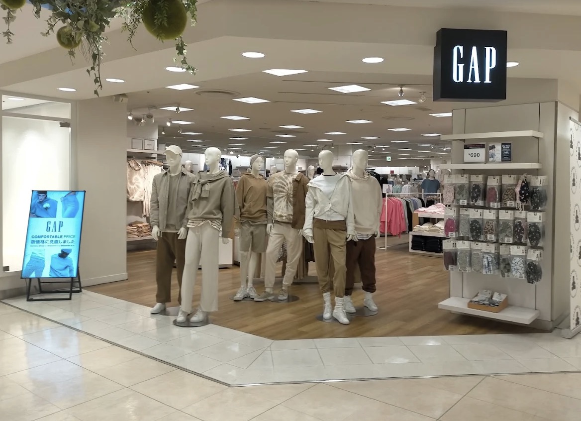 ショッピングセンター　GAPストア丸井錦糸町（ショッピングセンター）まで275m