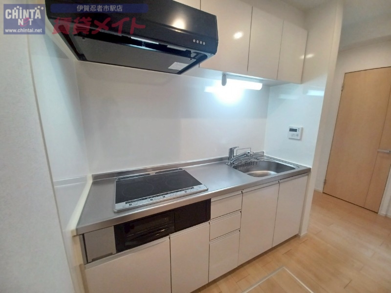 キッチン　同物件別部屋写真