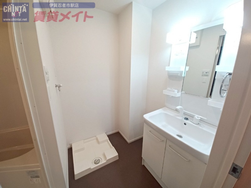 洗面設備　同物件別部屋写真