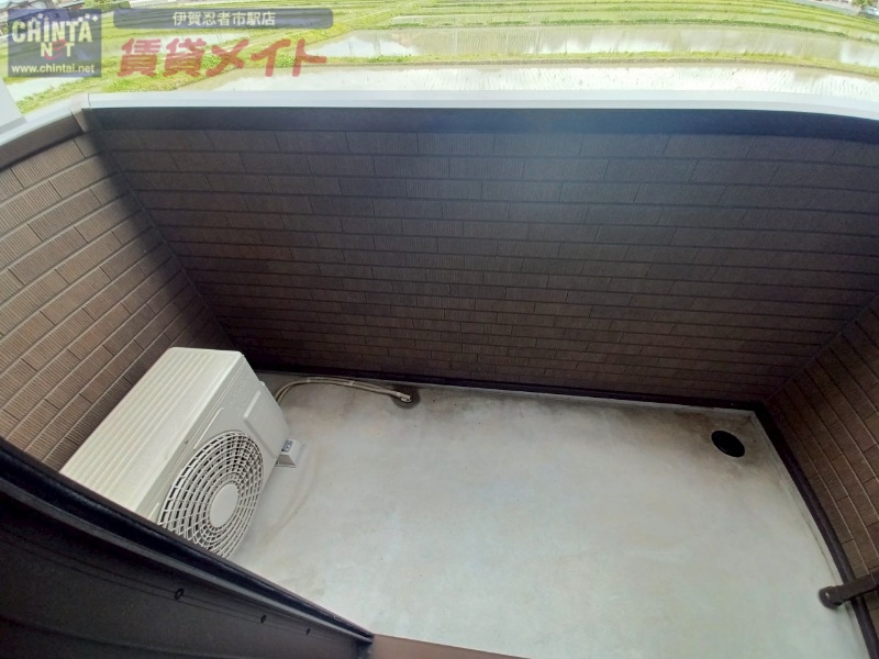 バルコニー　同物件別部屋写真