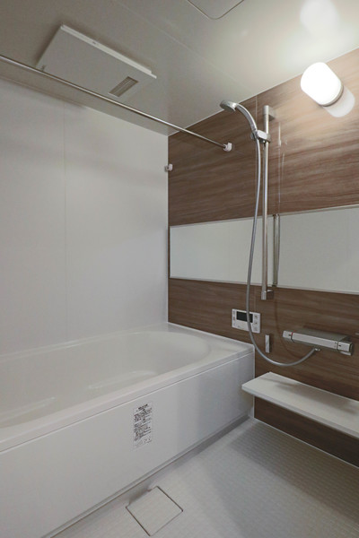 バス・シャワールーム　同じ建物の別なお部屋