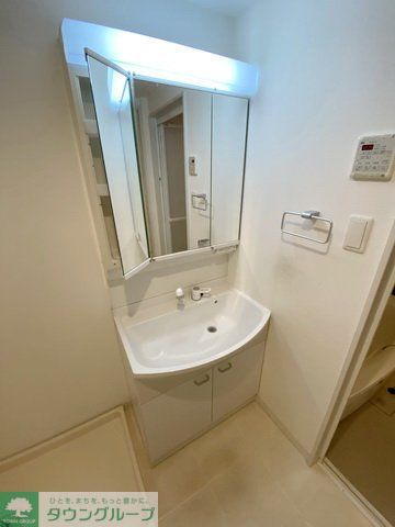 洗面設備　反転タイプになります