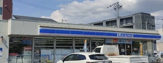 コンビニ　ローソン茨木沢良宜浜店（コンビニ）まで135m