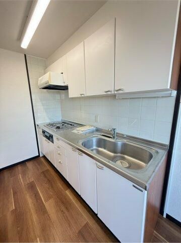 キッチン　別タイプ部屋　参考写真です