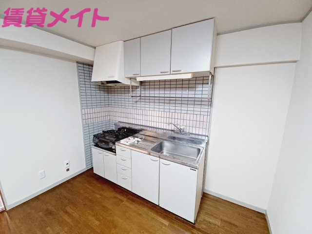 キッチン　同物件別部屋写真