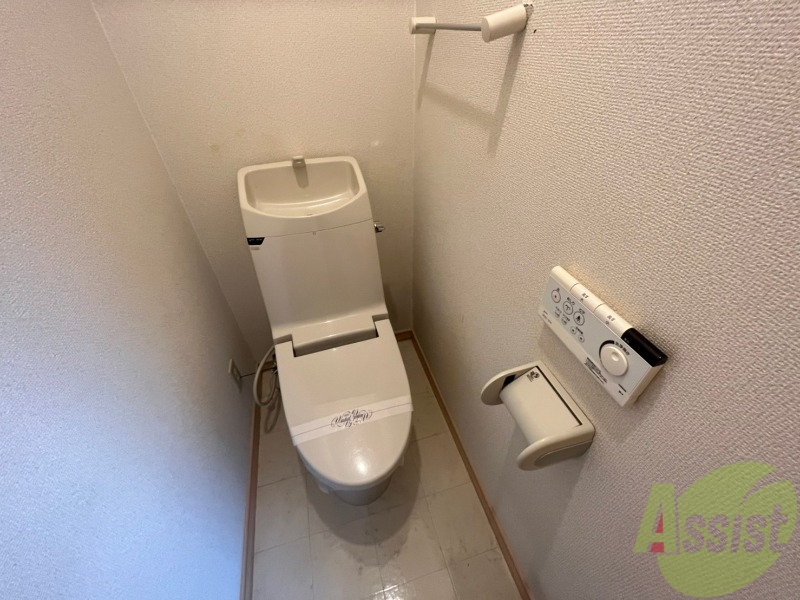 トイレ　ウォシュレット機能がついたトイレ。安心して使用できますね。