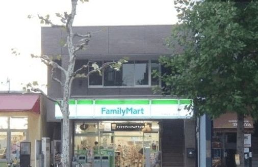 コンビニ　ファミリーマート　中徳烏丸二条（コンビニ）まで280m