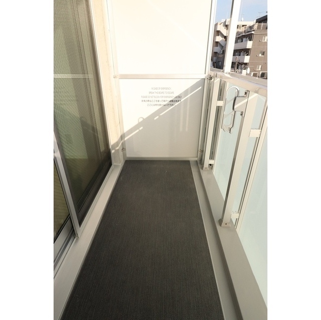 バルコニー　※同タイプ　こちらは４０１号室の写真となります