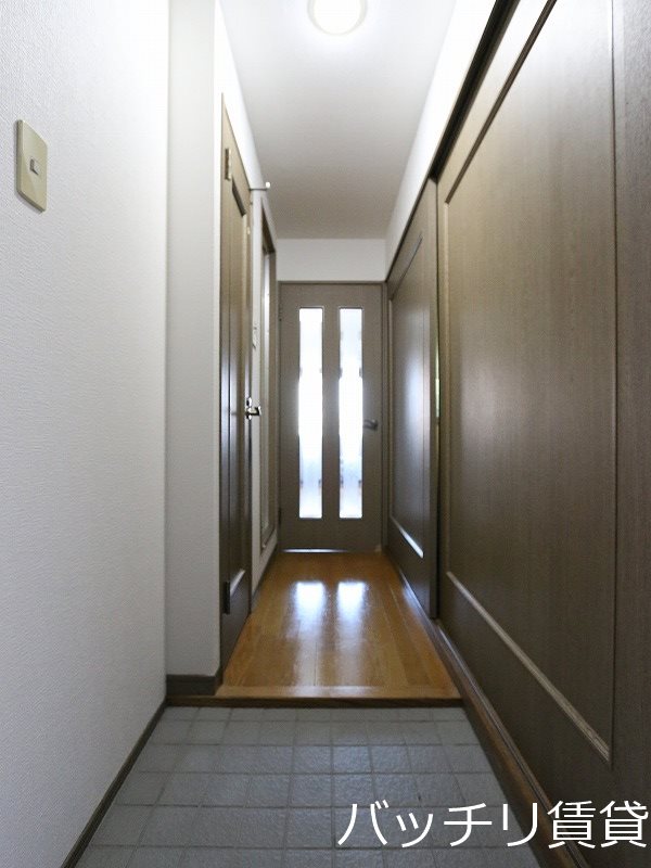 玄関　別号室タイプの為現状を優先いたします