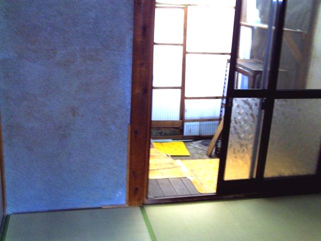 バルコニー　屋根付。洗濯機置けます。雨の日も安心