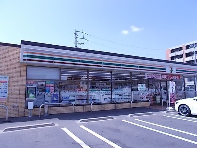 コンビニ　セブンイレブン中うずら７丁目店（コンビニ）まで650m