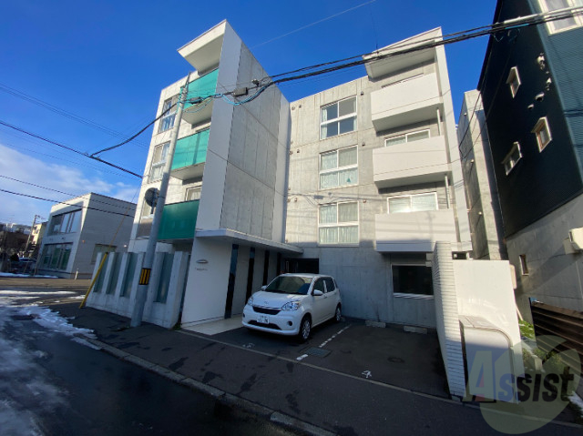 建物外観　札幌市中央区宮の森３条「レジェーロ」