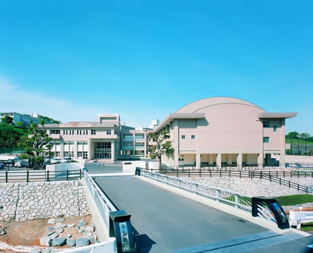 中学校　北九州市立黒崎中学校（中学校）まで2344m