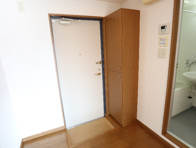 玄関　※写真別号室参照※