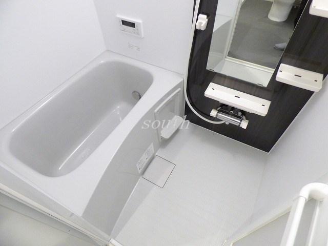バス・シャワールーム　追い焚き機能付きの浴室♪