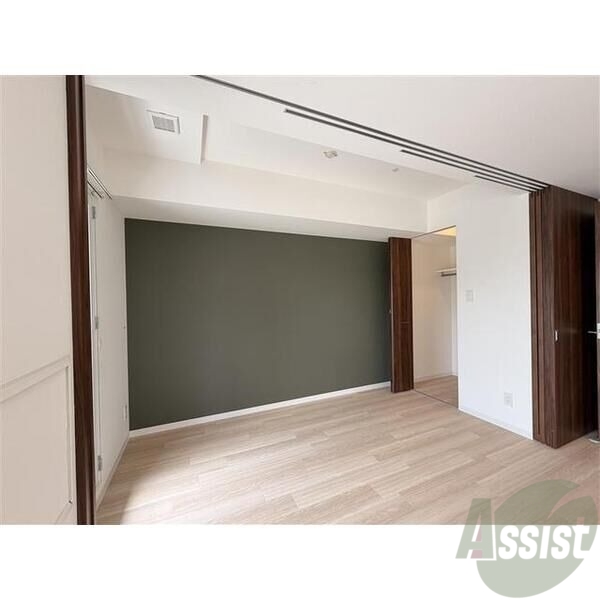 その他部屋・スペース　こちらのお部屋は光が差し込む、温かみのあるお部屋です。