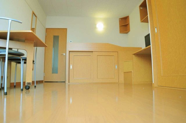 レオパレスインフォレスタIIの居間写真