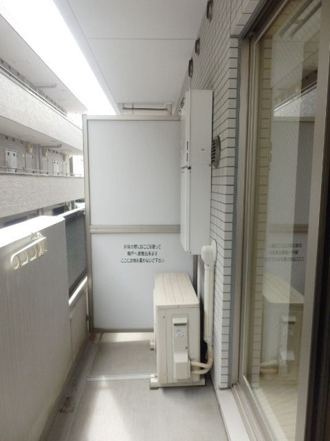 バルコニー　同物件別部屋写真
