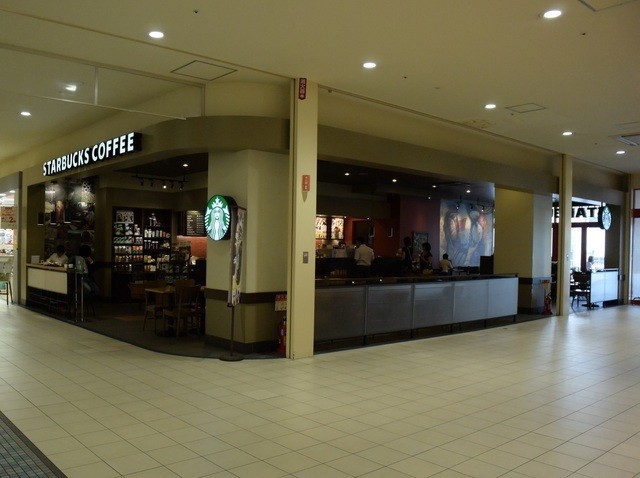 飲食店　スターバックスコーヒーイオン東大阪店（飲食店）まで595m