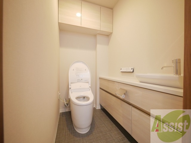 トイレ　トイレです。ウォシュレット付を探している方、おすすめです。