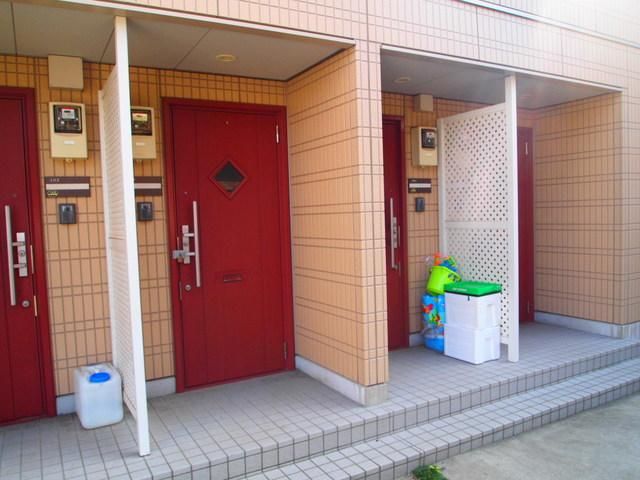 エントランス　★鎌倉駅徒歩圏内！★3口コンロ付システムキッチン★