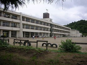 小学校　富谷市立富ケ丘小学校（小学校）まで1460m