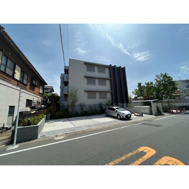 建物外観　重厚感と高級感のある佇まい♪