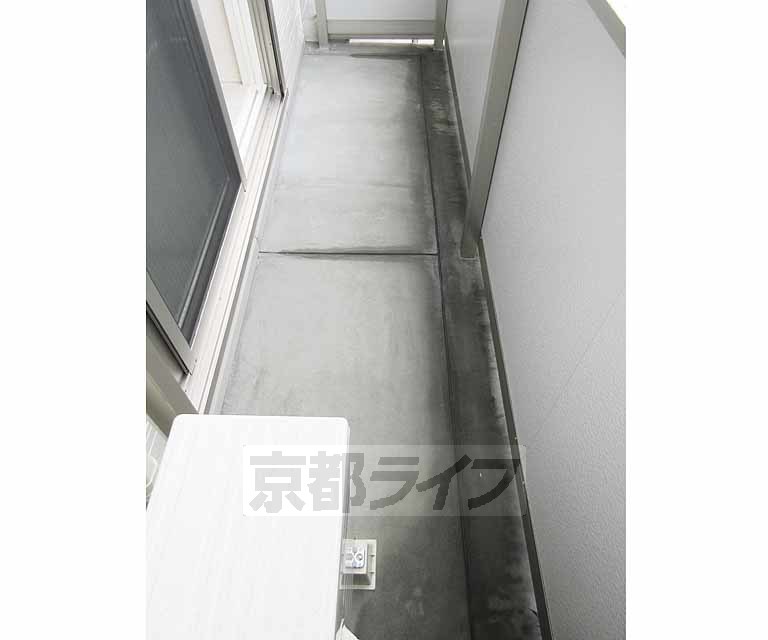 バルコニー　丁度良い広さ・